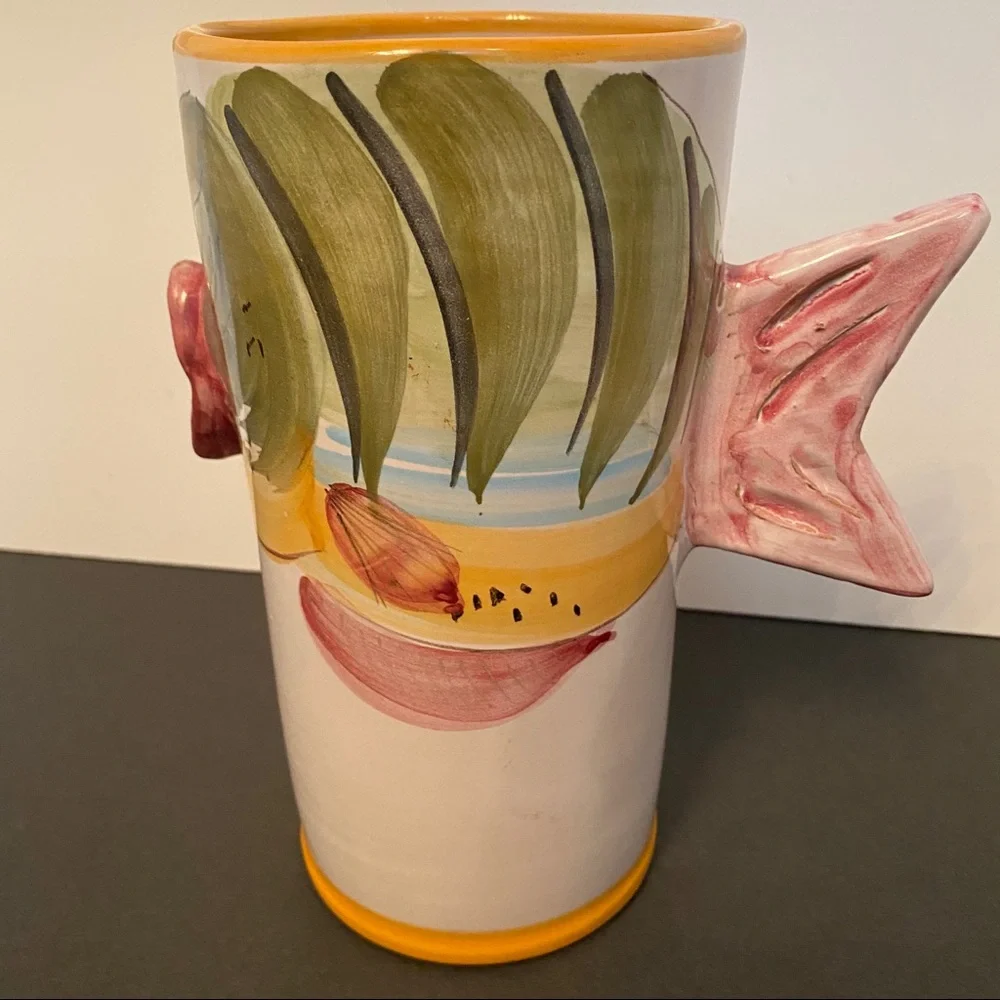 VIETRI SOLIMENE VASE FISH WHITE PINK FIGURAL TAIL ITALY POTTERY HOME ACCENT